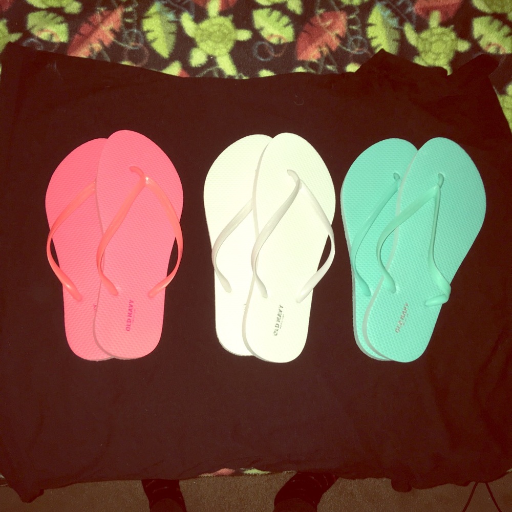 3 pack Old Navy Flip Flops